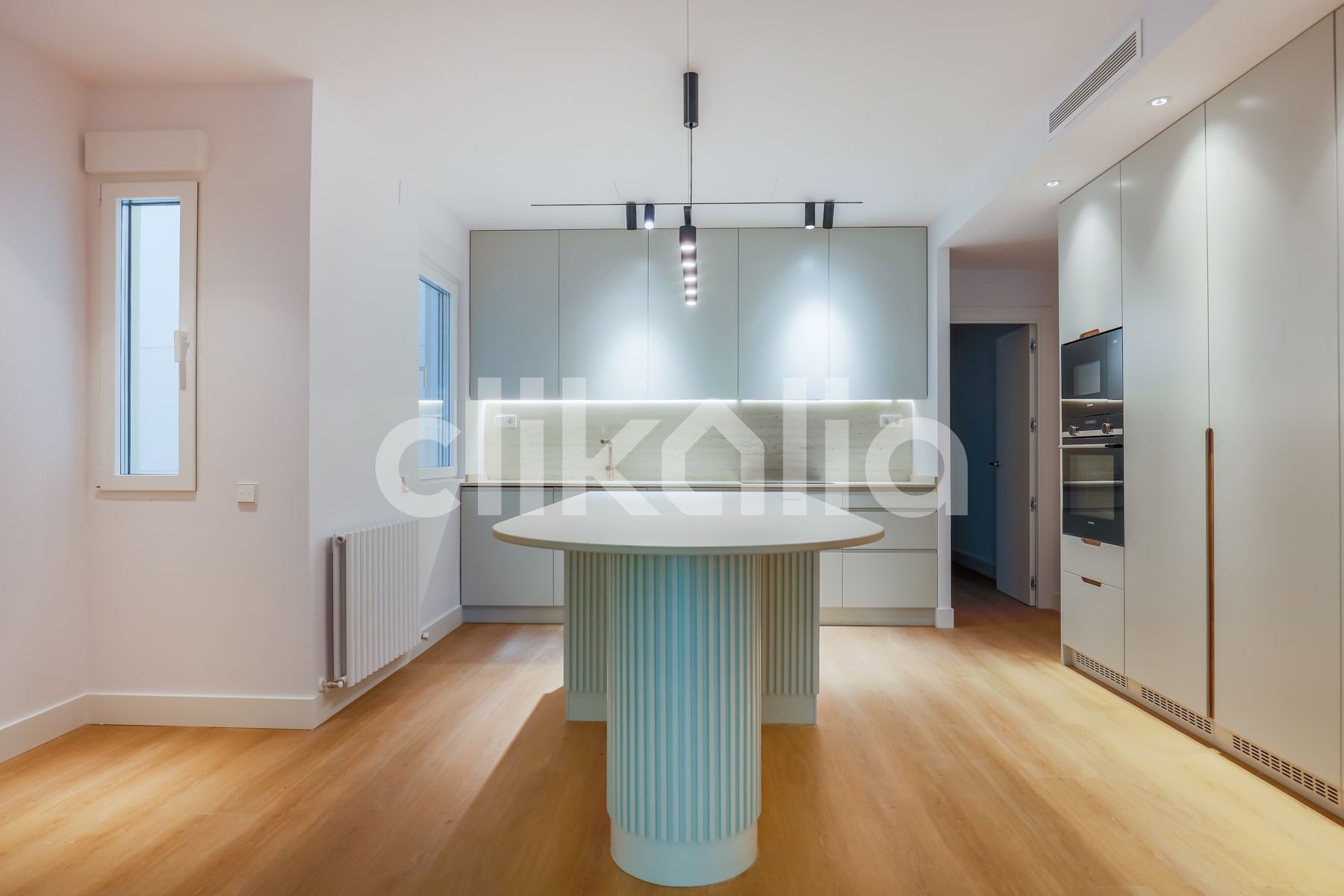Kitchen of Flat for sale in  Madrid Capital  with Air Conditioner and Heating