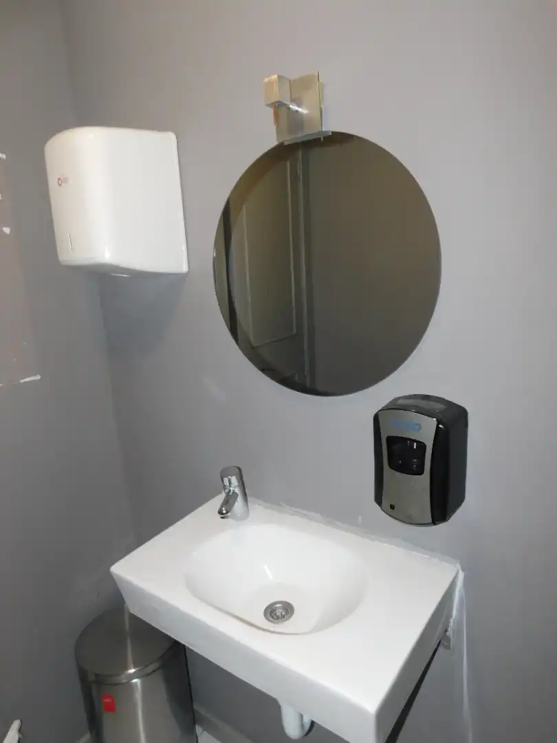 Bathroom of Commercial properties for sale in 2º Ensanche