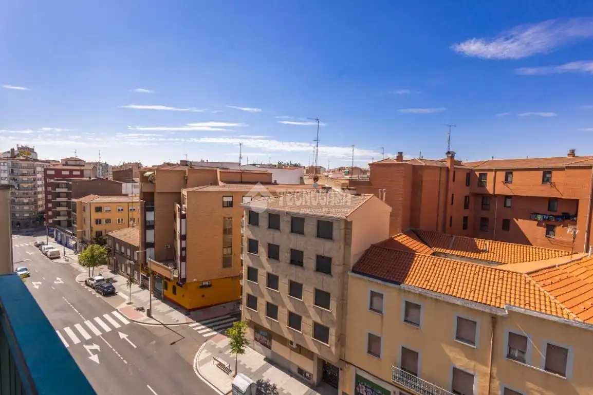 Vista exterior de Piso en venta en Salamanca con Calefacción y Terraza