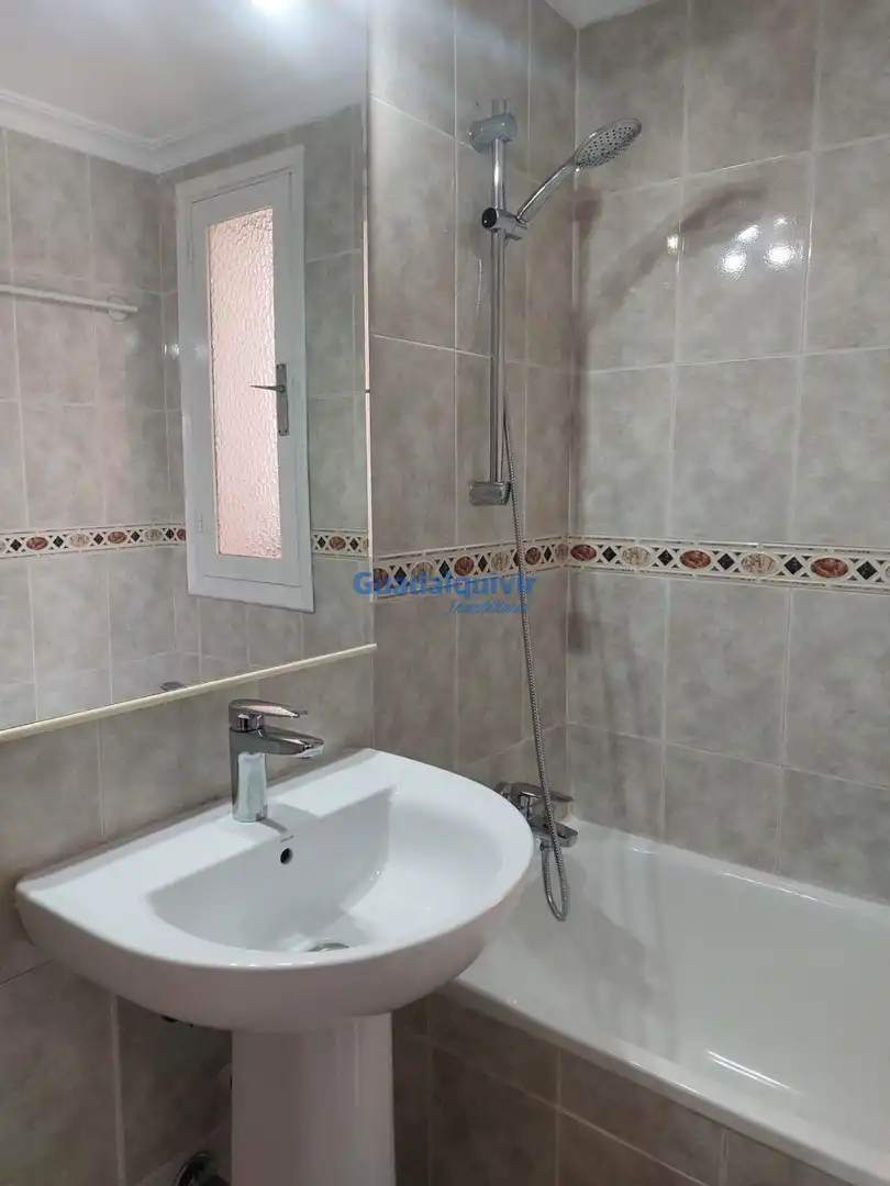 Bathroom of Flat for rent in Montequinto  with Air Conditioner, Private garden and Terrace