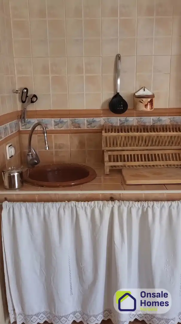 Cuina de Estudi en venda en Marbella amb Aire condicionat, Terrassa i Balcó
