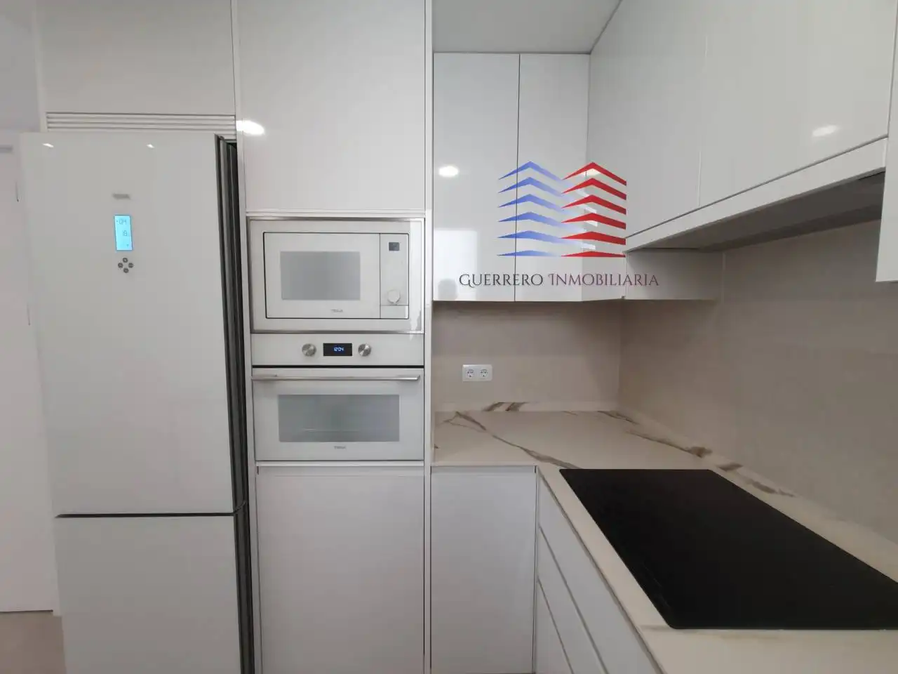 Cocina de Apartamento de alquiler en Madrid con Aire acondicionado, Calefacción y Alarma