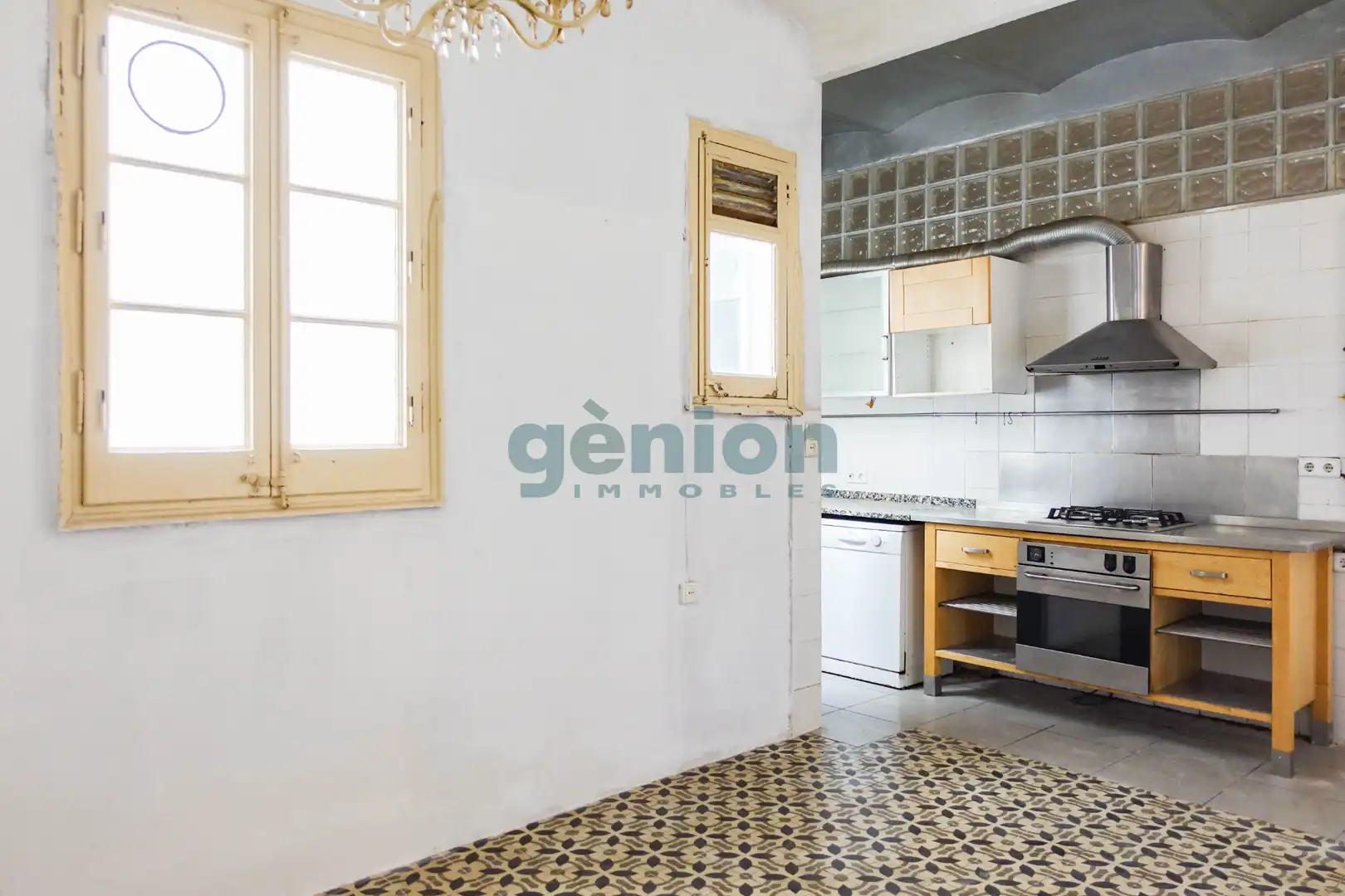 Cocina de Piso en venta en Girona con Calefacción, Terraza y Balcón