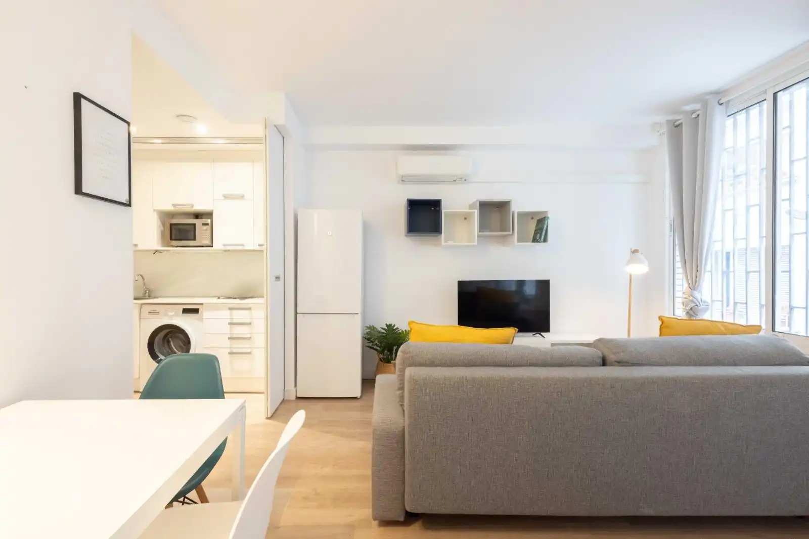 Sala de estar de Piso de alquiler en Barcelona con Aire acondicionado, Calefacción y Parquet