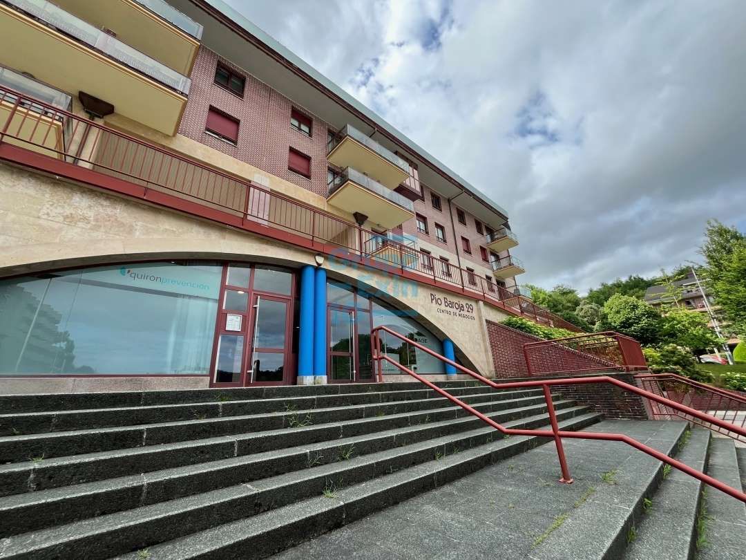 Vista exterior de Oficina en venda en Donostia - San Sebastián  amb Calefacció