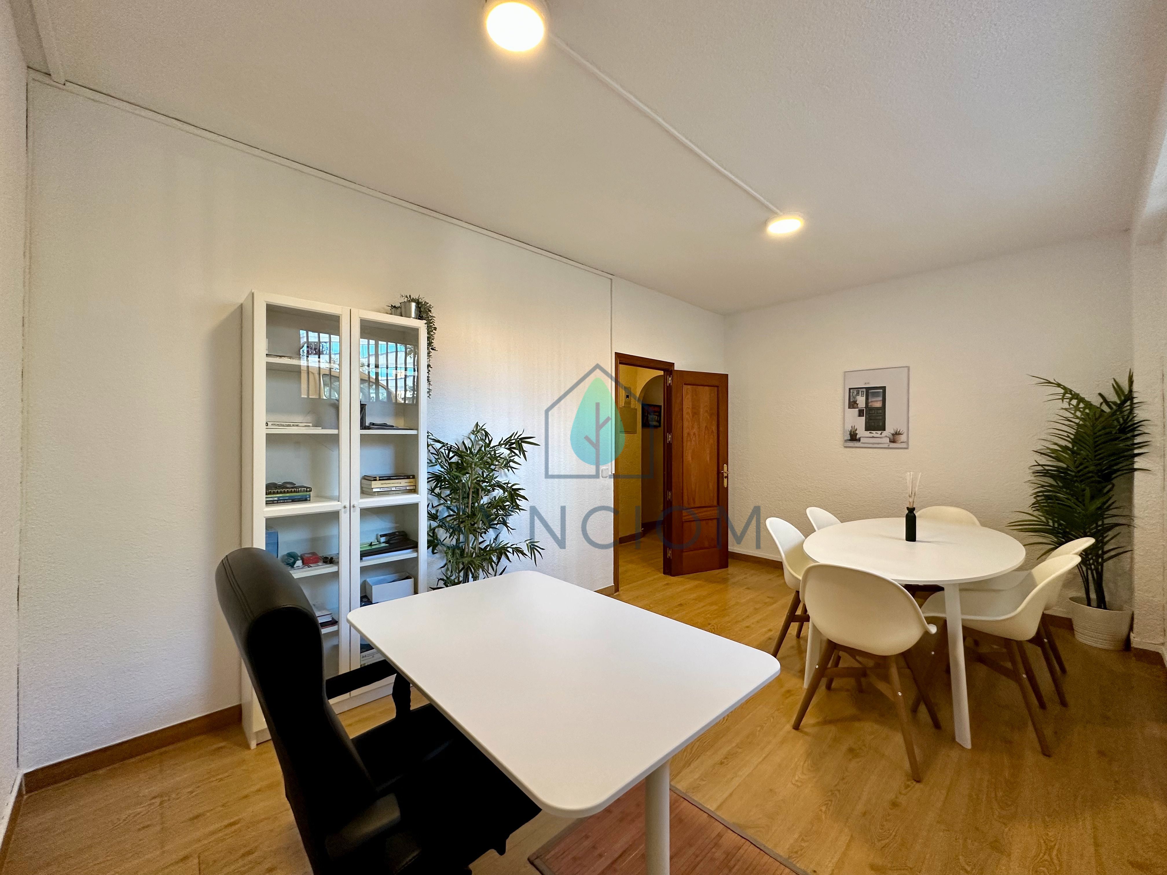 Dining room of Premises for sale in  Madrid Capital  with Air Conditioner