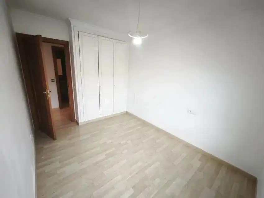 Flat for sale in Calle ENRIC VALOR, País Valencià