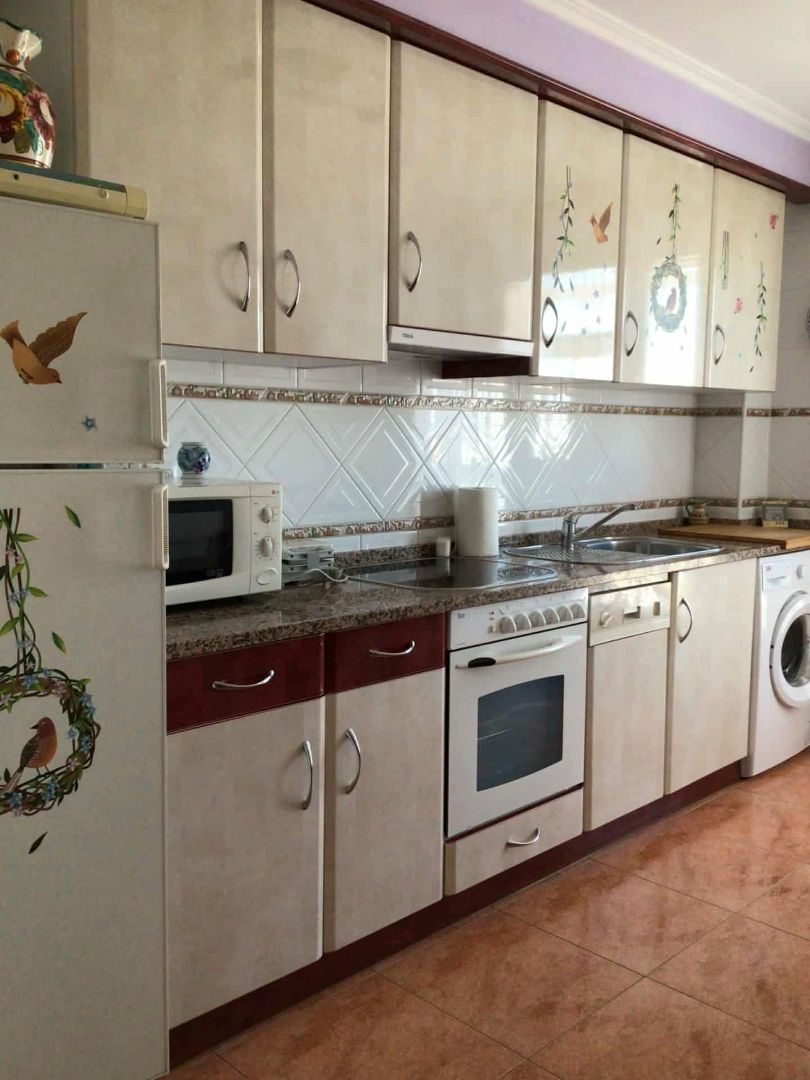 Cuina de Pis de lloguer en  Zaragoza Capital amb Calefacció, Parquet i Moblat