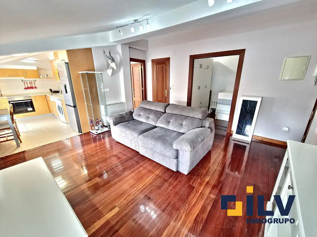 Sala de estar de Piso en venta en Portugalete con Calefacción, Amueblado y Balcón