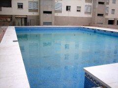 Piscina de Pis de lloguer en Algeciras amb Aire condicionat, Calefacció i Terrassa