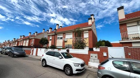 Foto 3 de Casa adosada en venta en Loeches, Madrid