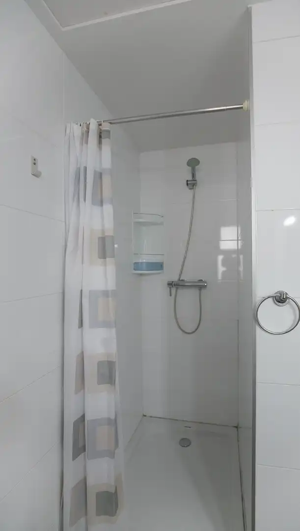 Bany de Apartament de lloguer en Elche / Elx amb Aire condicionat, Calefacció i Terrassa