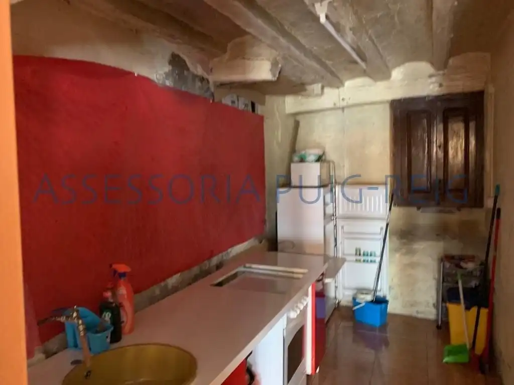 Cuina de Casa adosada en venda en La Pobla de Lillet amb Moblat i Balcó