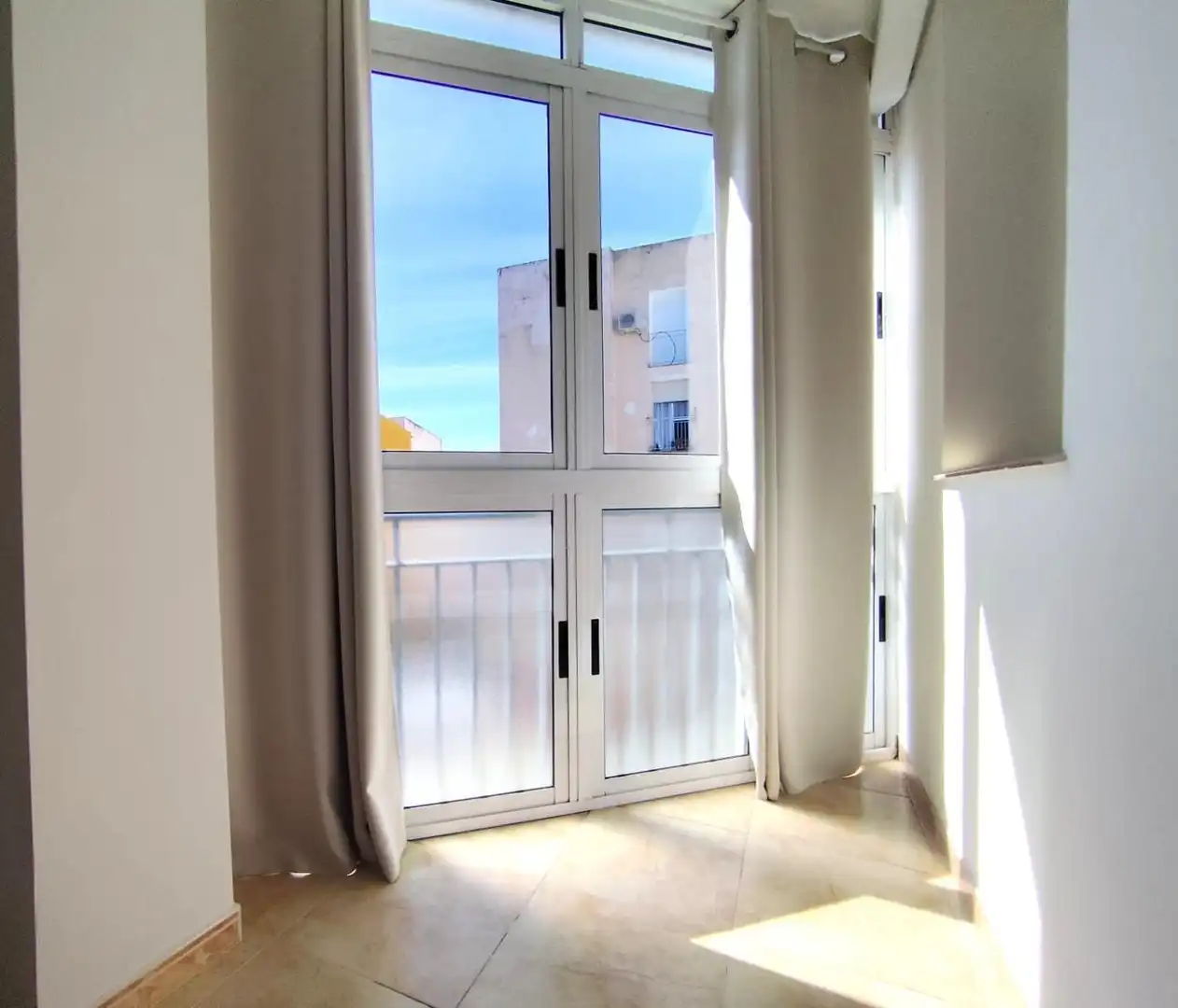 Flat for rent in Los Pinos - El Pilar