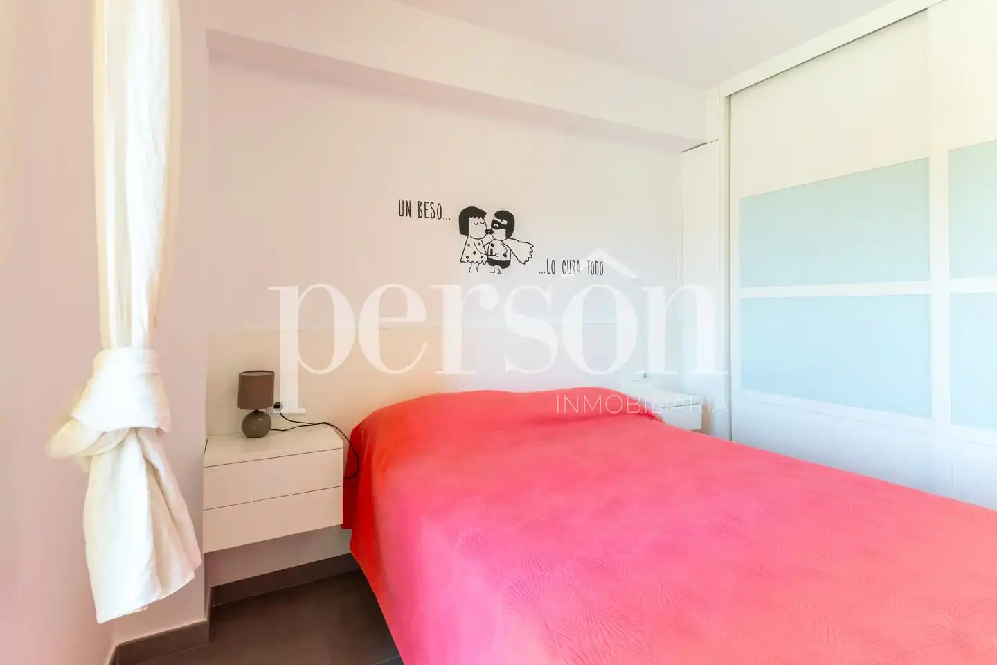 Schlafzimmer von Wohnung zur Miete in Valencia mit Klimaanlage, Möbliert und Balkon