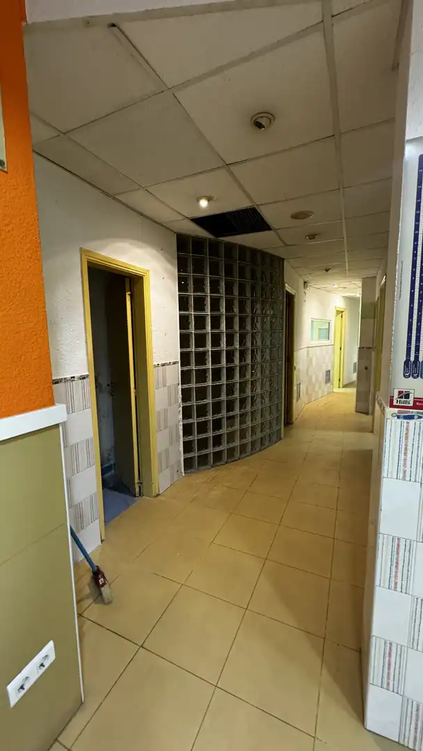 Local comercial en venda a Carrer de l'Envelat, imagen 4