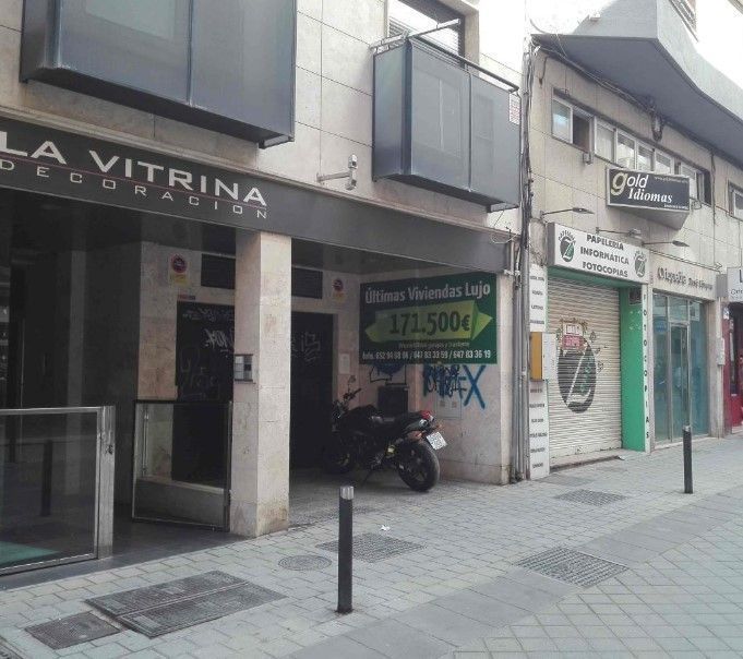 Premises for sale in  Almería Capital