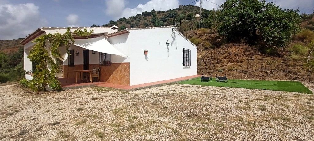 Exterior view of Country house for sale in Colmenar  with Terrace