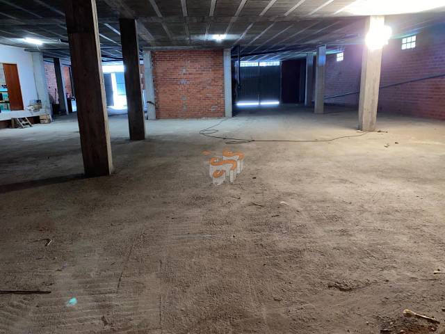 Local comercial en Alquiler en A Malata - Catabois - Ciudad Jardín