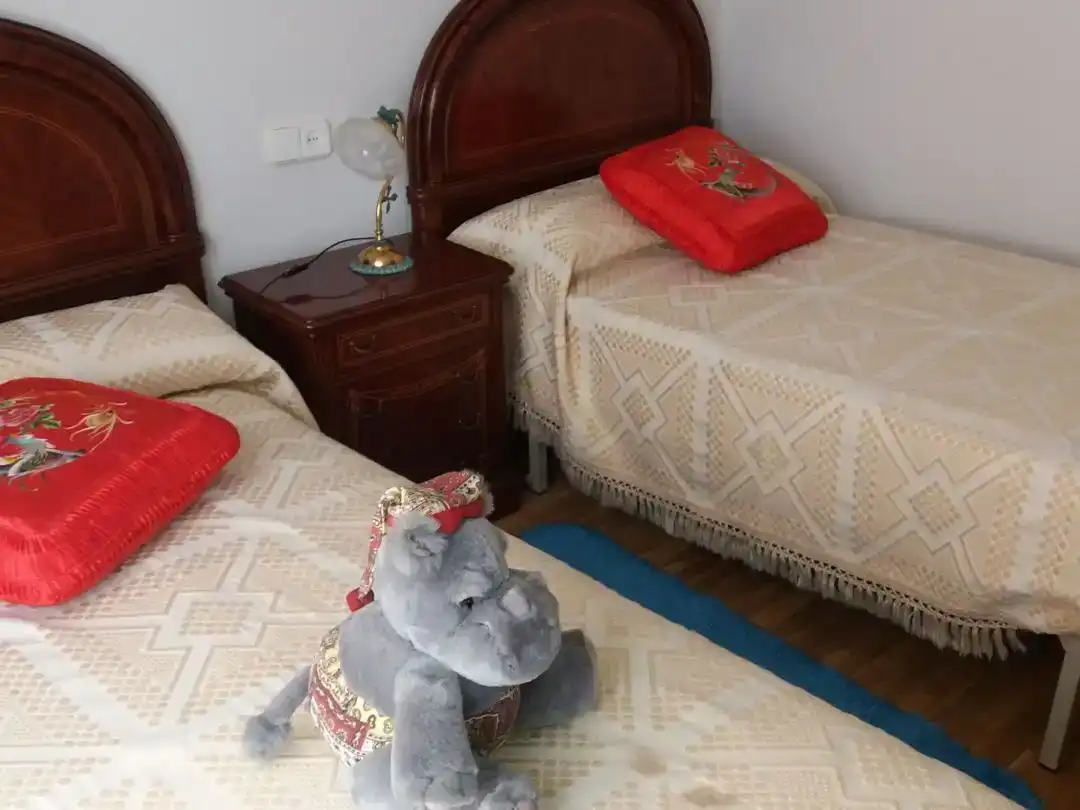 Habitación de Piso de alquiler en Sahagún con Parquet, Trastero y Amueblado