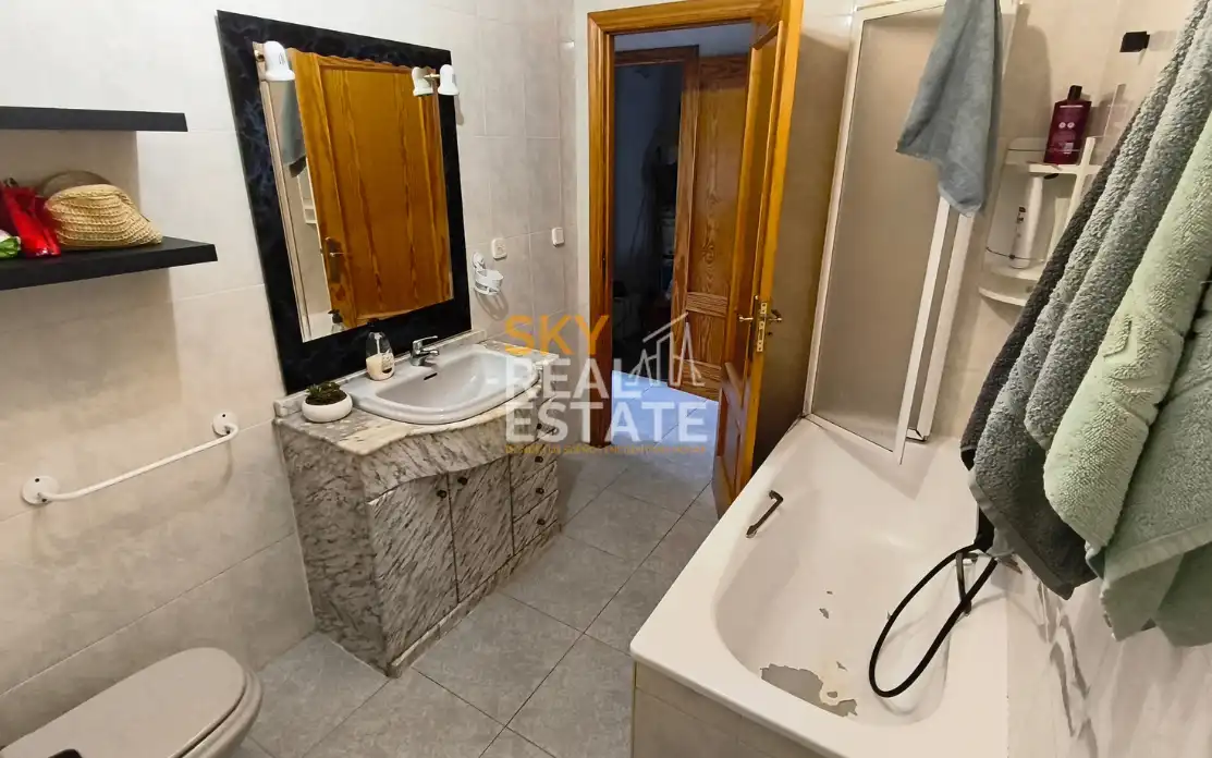 Bany de Pis en venda en Algímia de Alfara amb Terrassa i Balcó