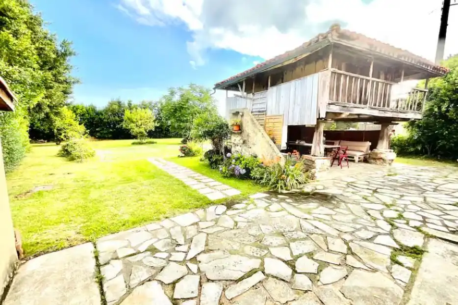 Jardí de Casa o xalet en venda en Cudillero amb Calefacció i Terrassa