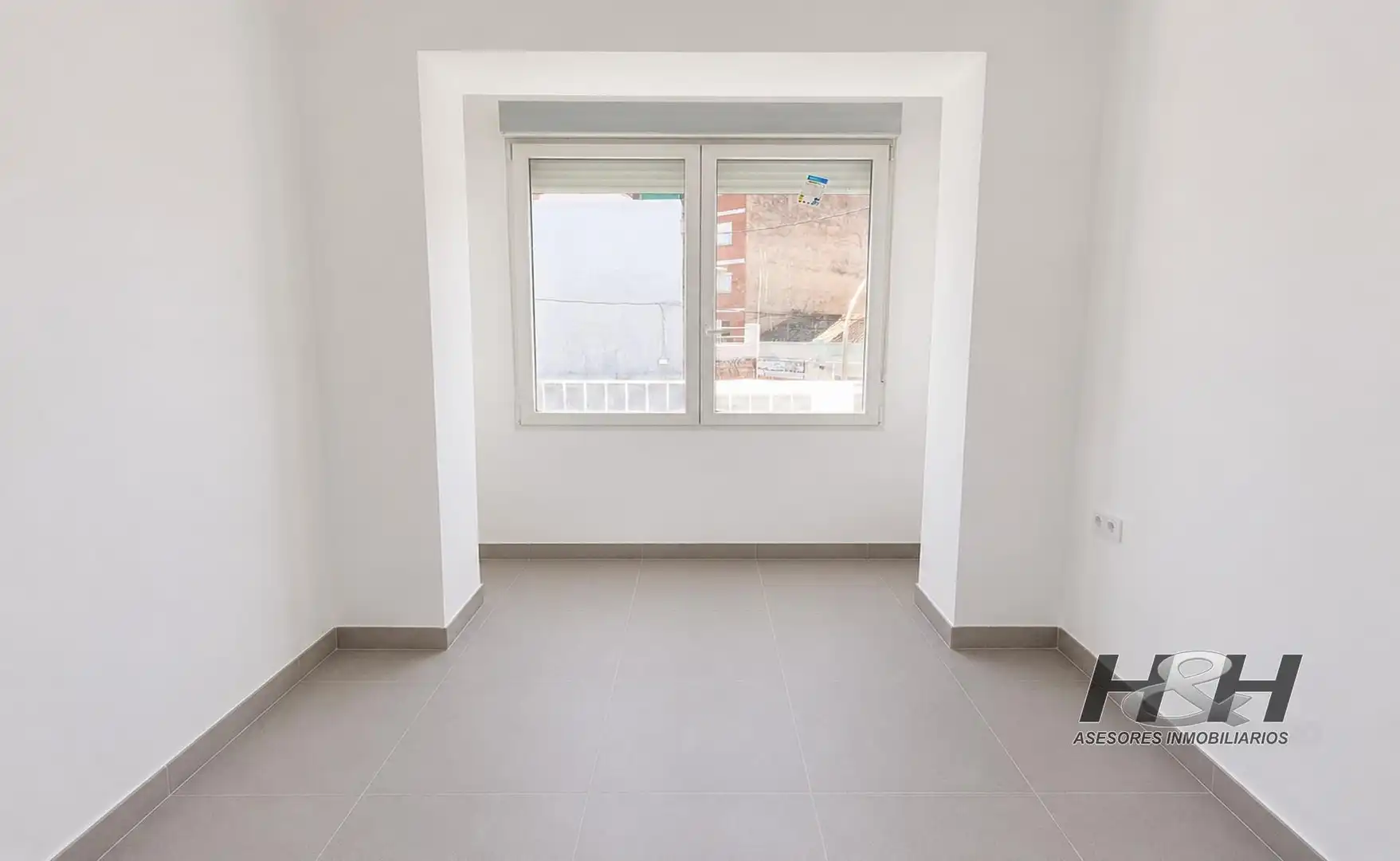Ático de alquiler en Burjassot con Terraza, Trastero y Balcón