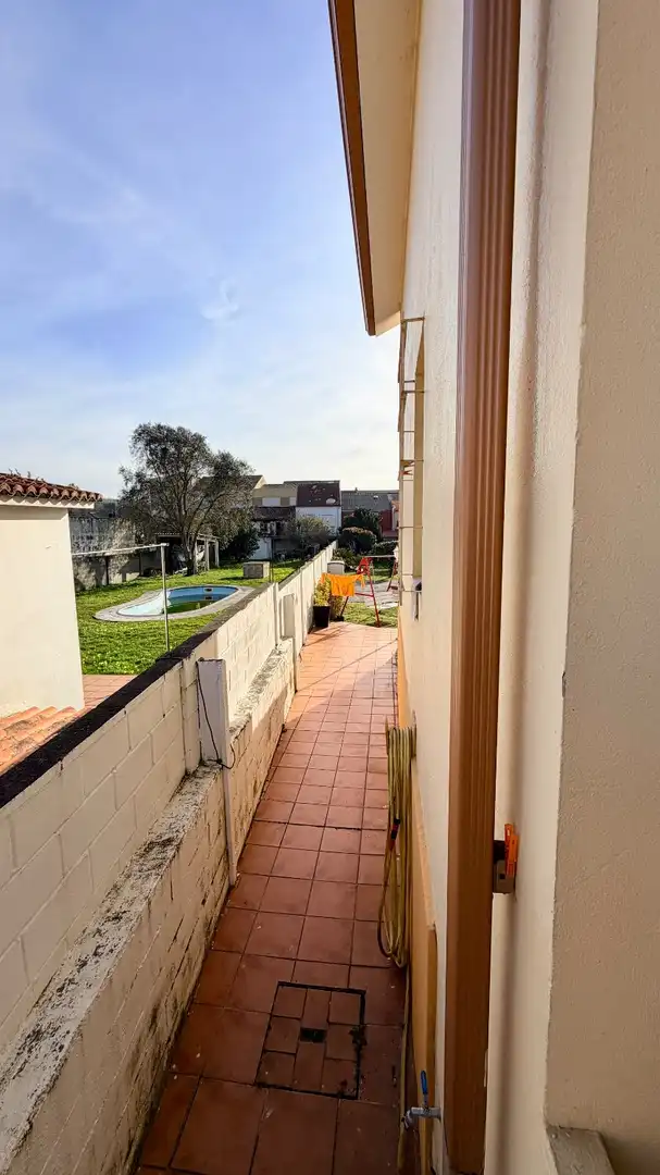 Vista exterior de Casa o xalet en venda en Mugardos amb Calefacció, Terrassa i Traster