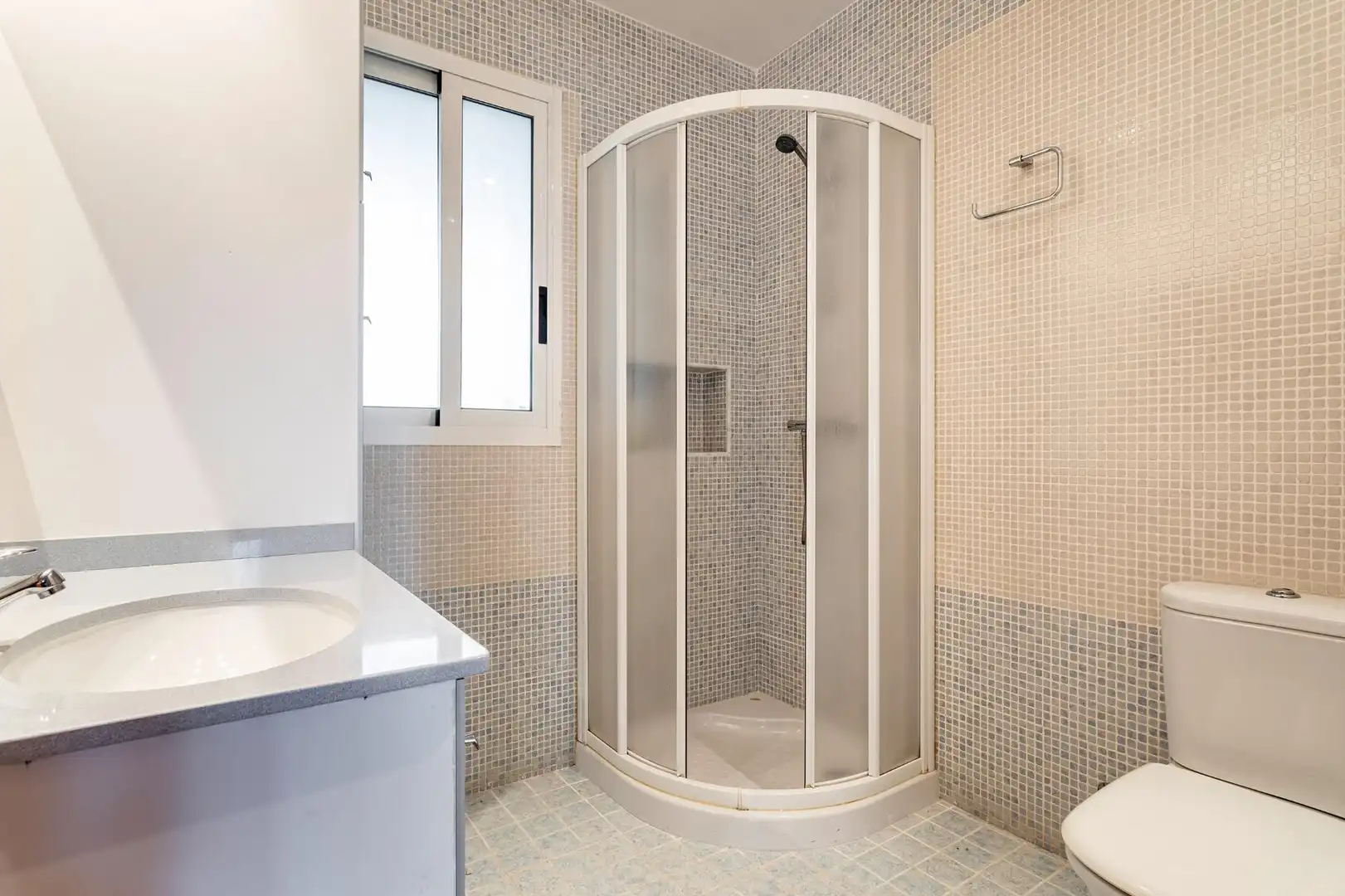 Bathroom of Houses for rent in L'Eliana  with Air Conditioner, Heating and Swimming Pool