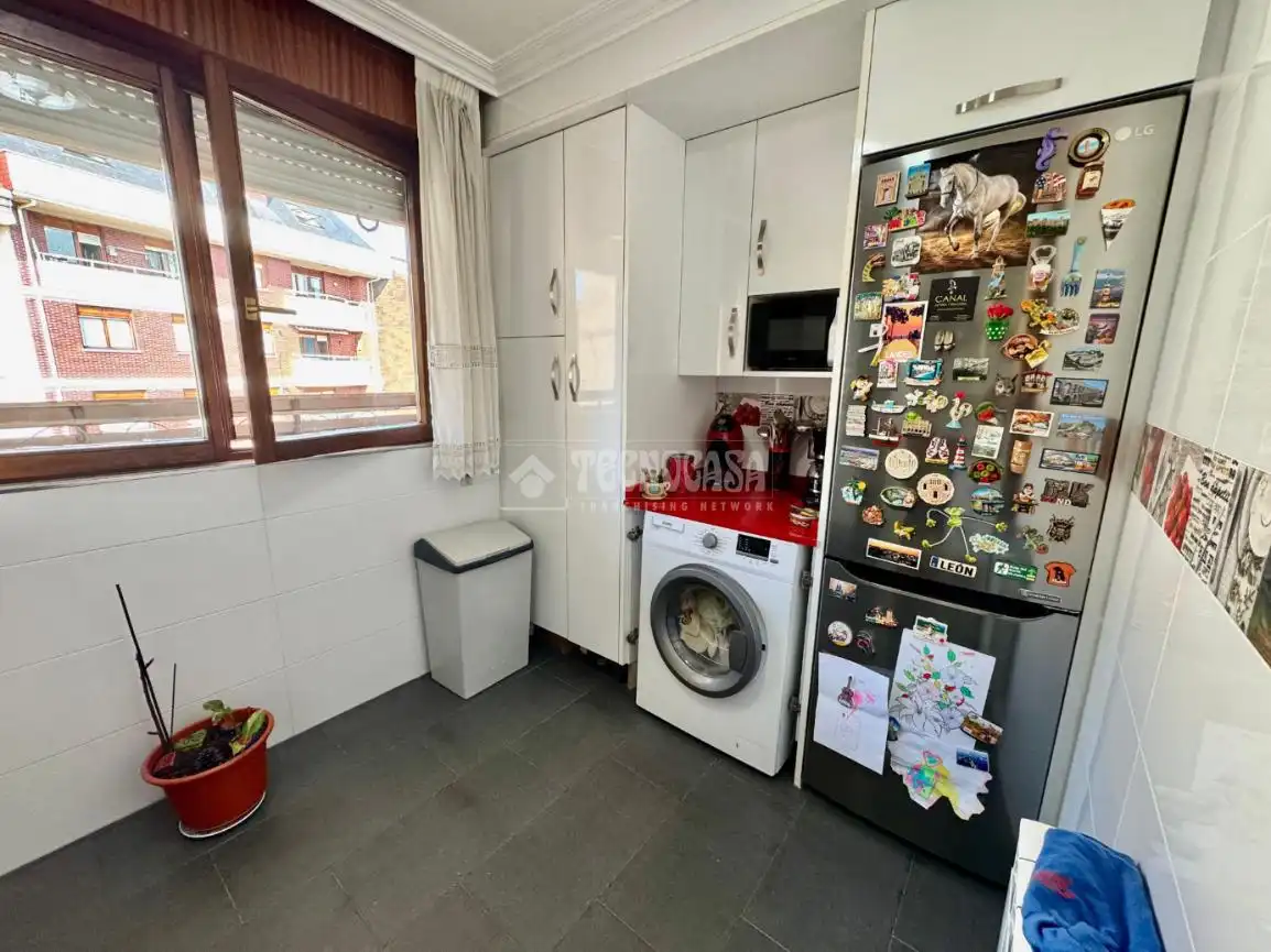 Cocina de Piso en venta en El Astillero   con Calefacción, Parquet y Terraza