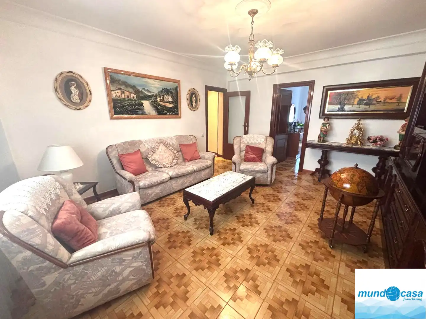Living room of Flat for sale in Zaragoza  with Heating, Terrace and Furnished