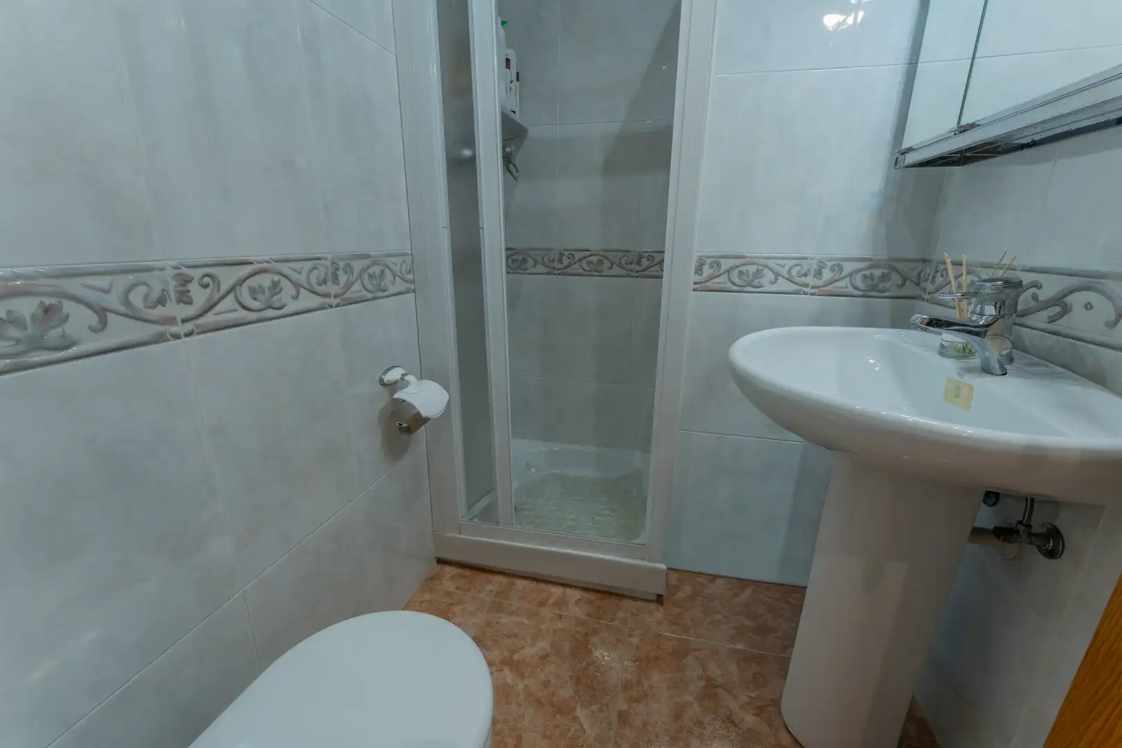 Badezimmer von Wohnung zum Verkauf in Elche / Elx mit Heizung, Terrasse und Möbliert