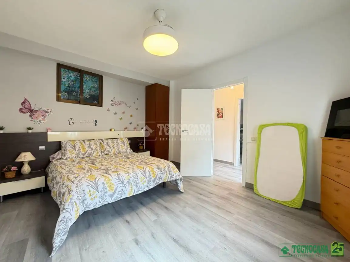 Habitación de Casa adosada en venta en Santa Cruz de la Zarza con Aire acondicionado y Terraza
