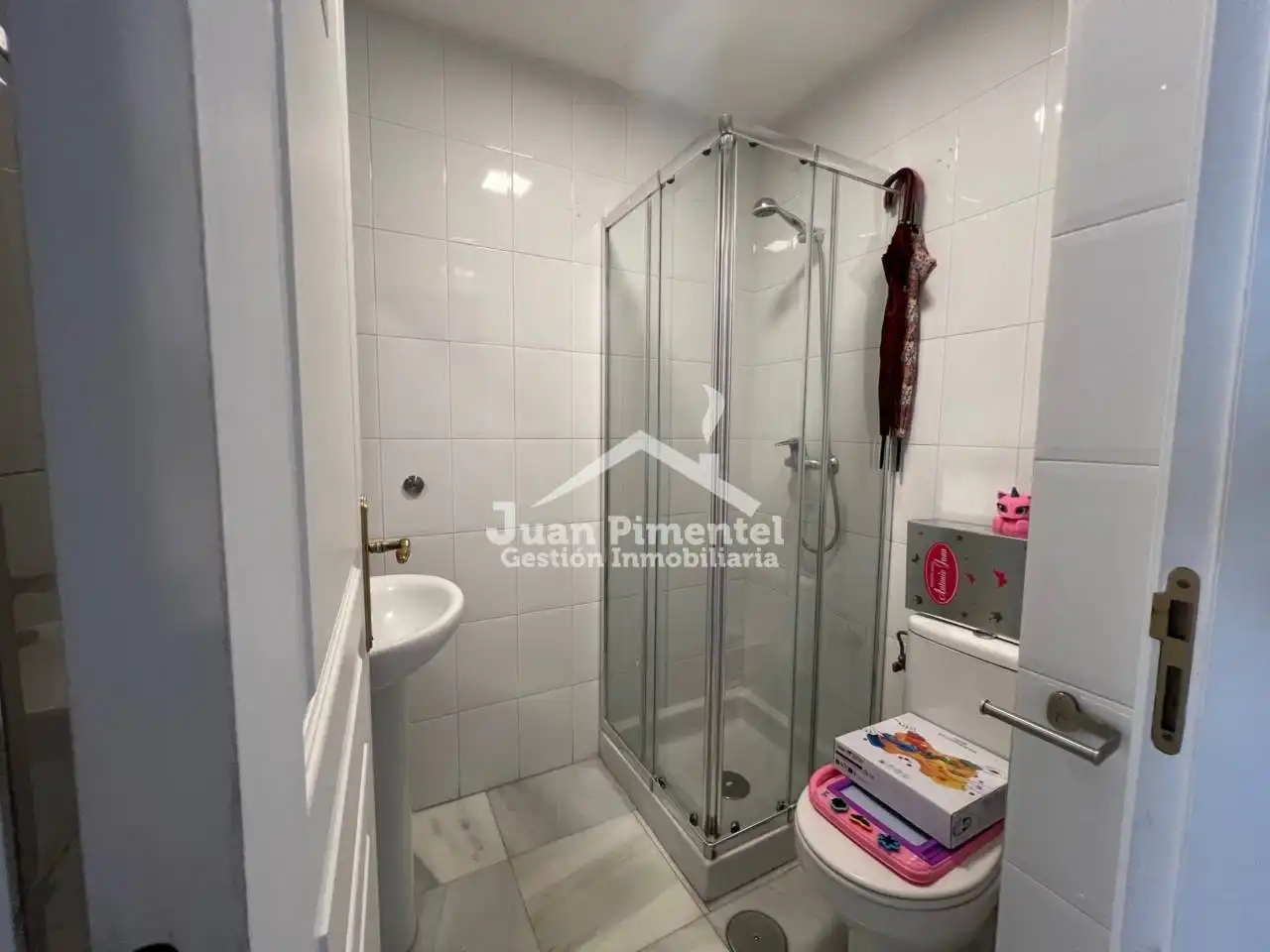 Baño de Apartamento en venta en Estepona con Aire acondicionado, Terraza y Amueblado