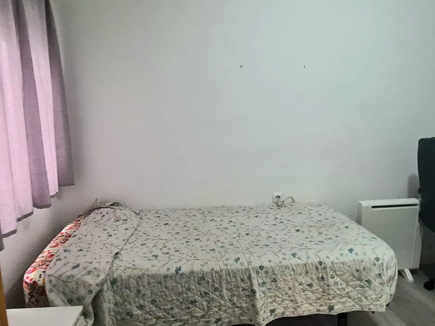 Bedroom of Flat for sale in Sevilla  with Air Conditioner