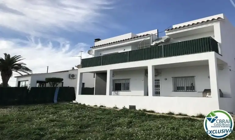 Villa à vendre à Calle Baix Llobregat