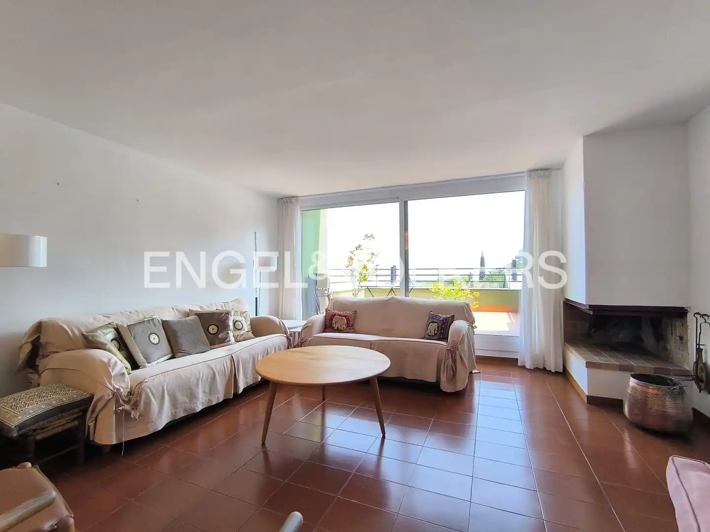 Wohnzimmer von Einfamilien-Reihenhaus zur Miete in Barcelona mit Heizung, Terrasse und Schwimmbad