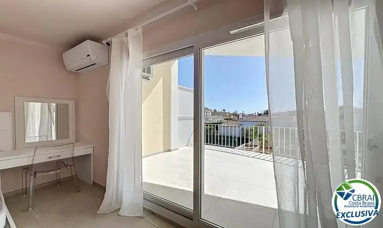 Terrassa de Casa o xalet en venda en Empuriabrava amb Aire condicionat, Calefacció i Jardí privat