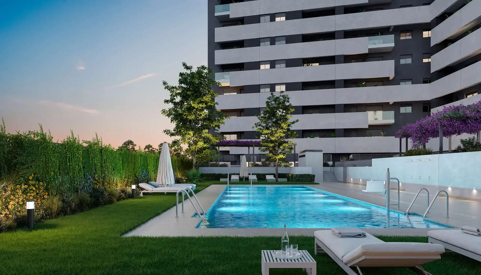 Piscina de Pis en venda en Sevilla amb Aire condicionat, Calefacció i Terrassa