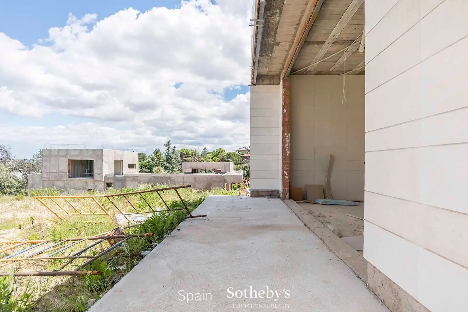 Terrassa de Casa o xalet en venda en Colmenar Viejo amb Aire condicionat, Jardí privat i Terrassa