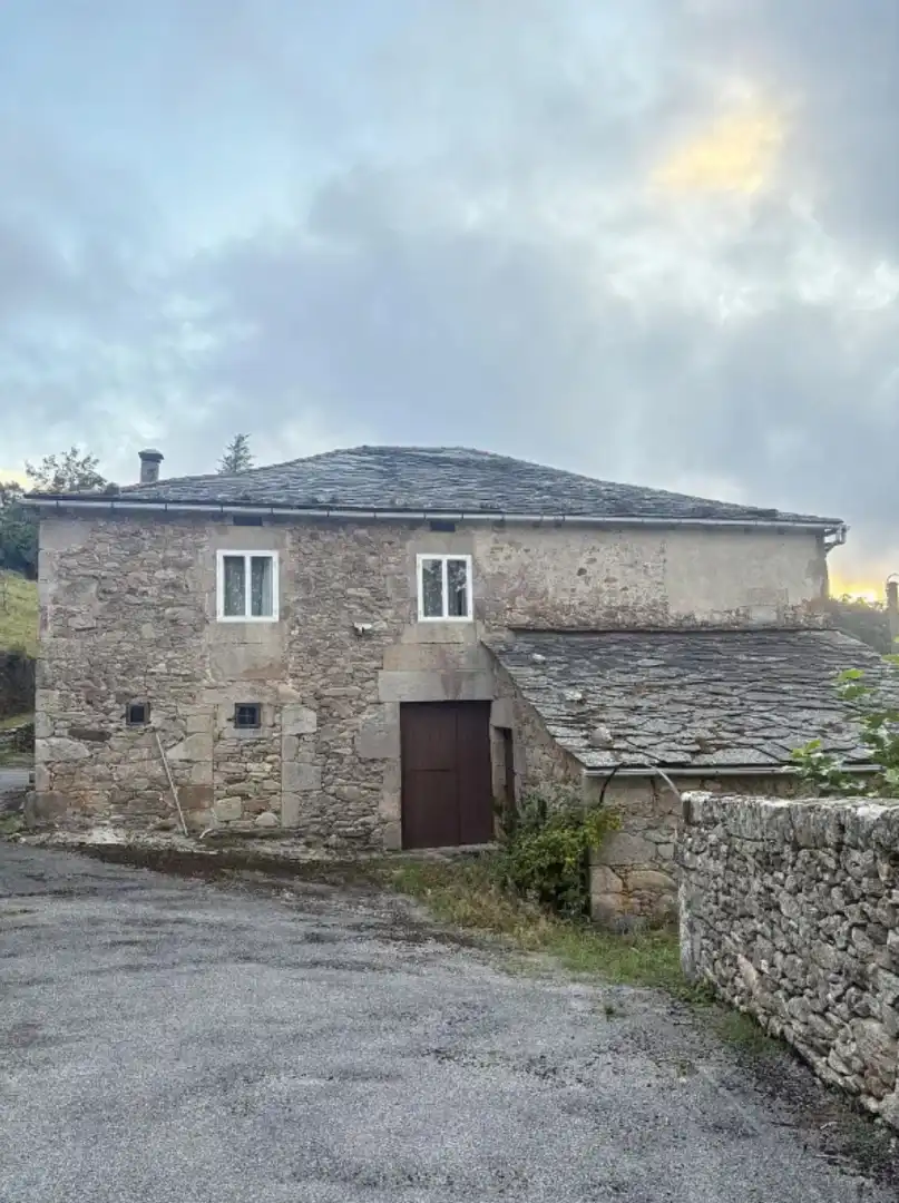 Vista exterior de Finca rústica en venda en Viveiro amb Jardí privat
