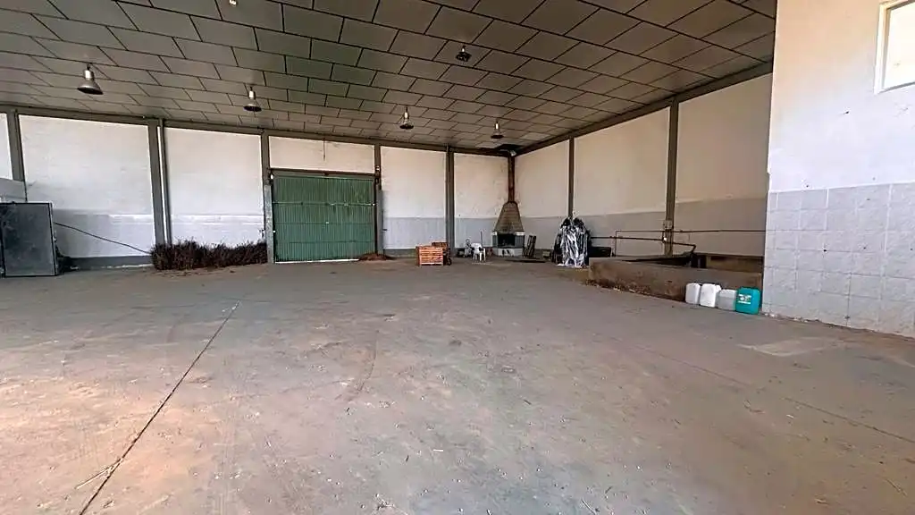 Industrial buildings for sale in Entrena