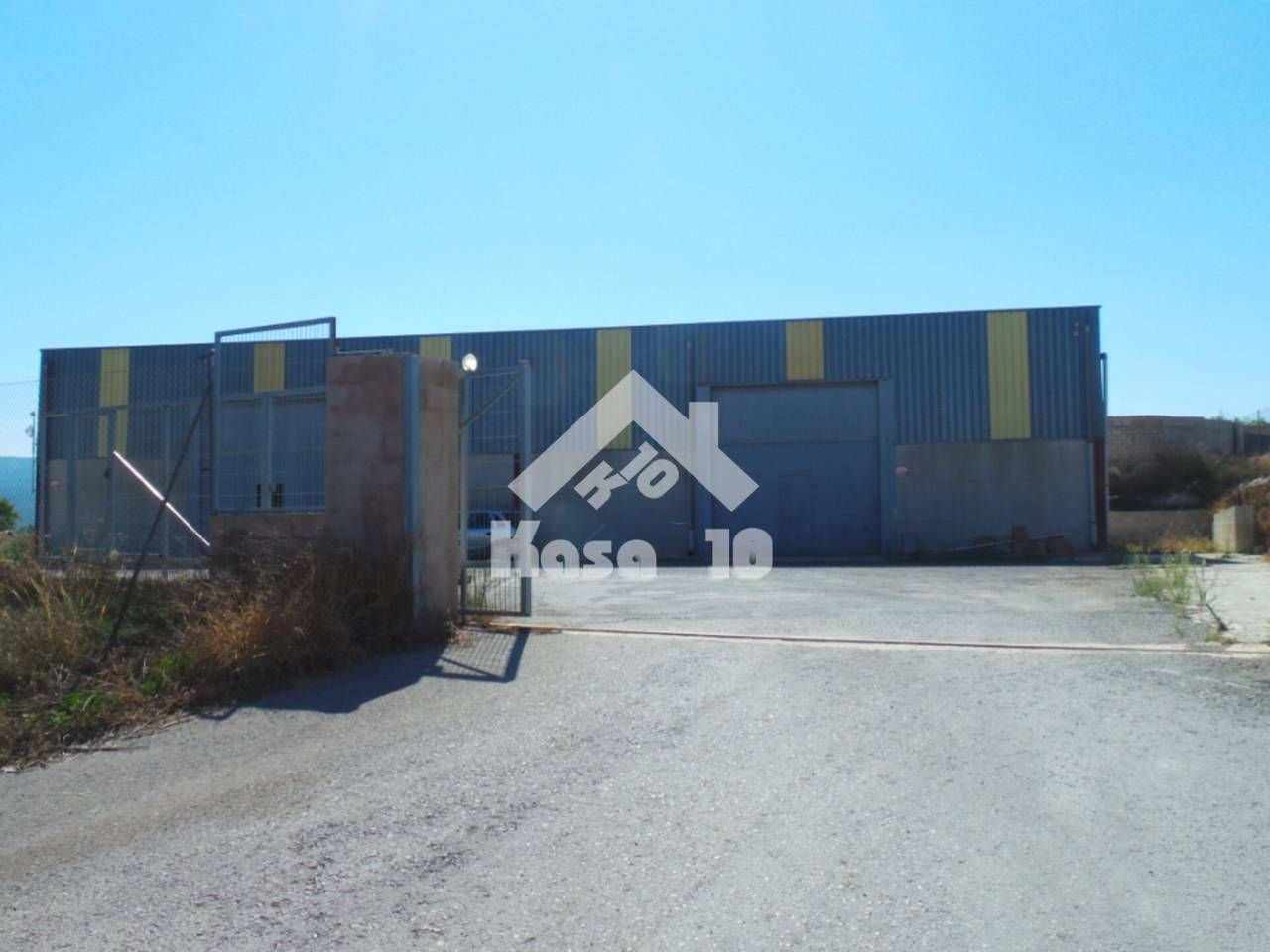 Vista exterior de Nau industrial de lloguer en Castalla amb Alarma