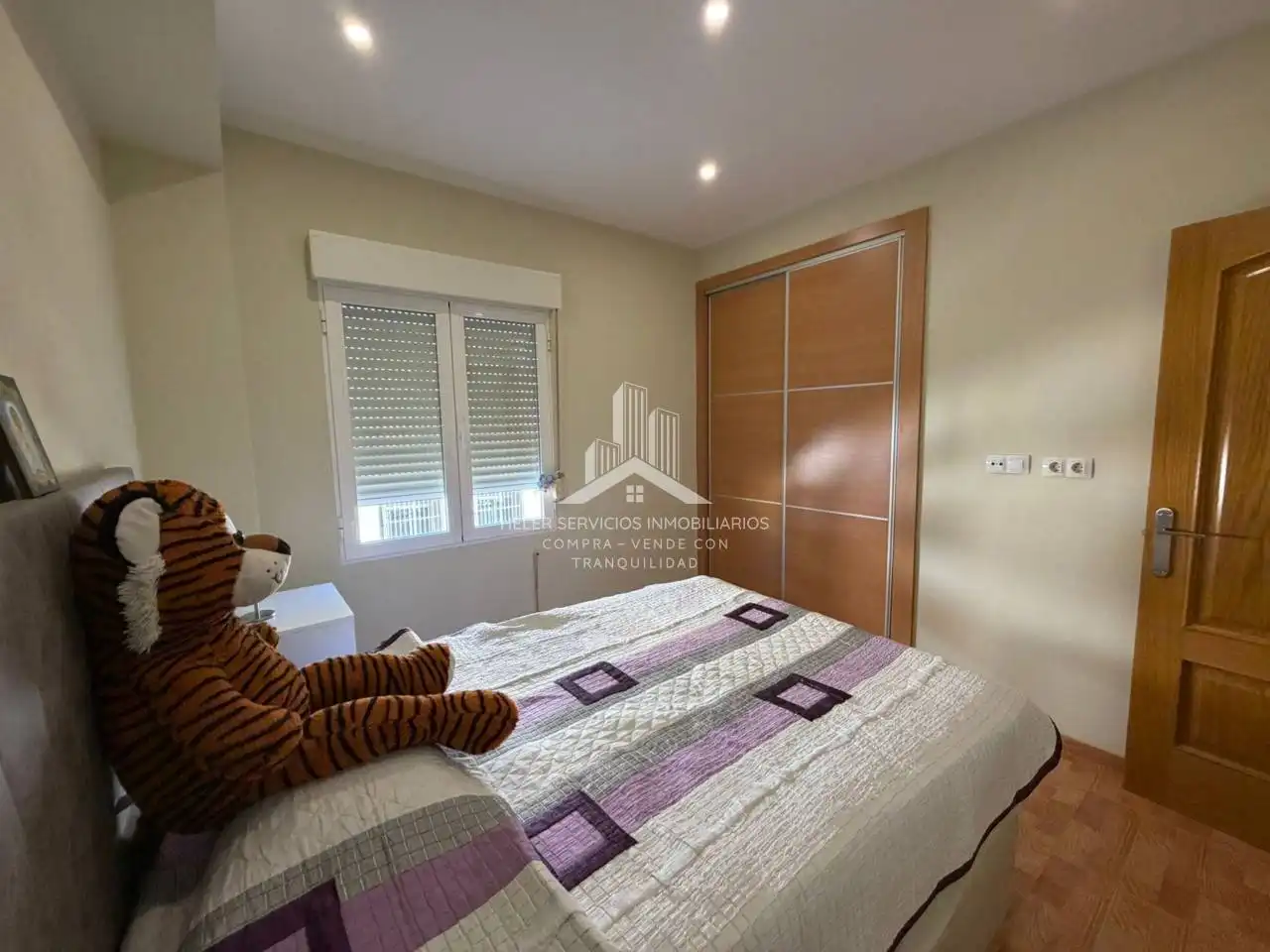 Dormitori de Apartament en venda en Vila-real amb Parquet, Terrassa i Traster