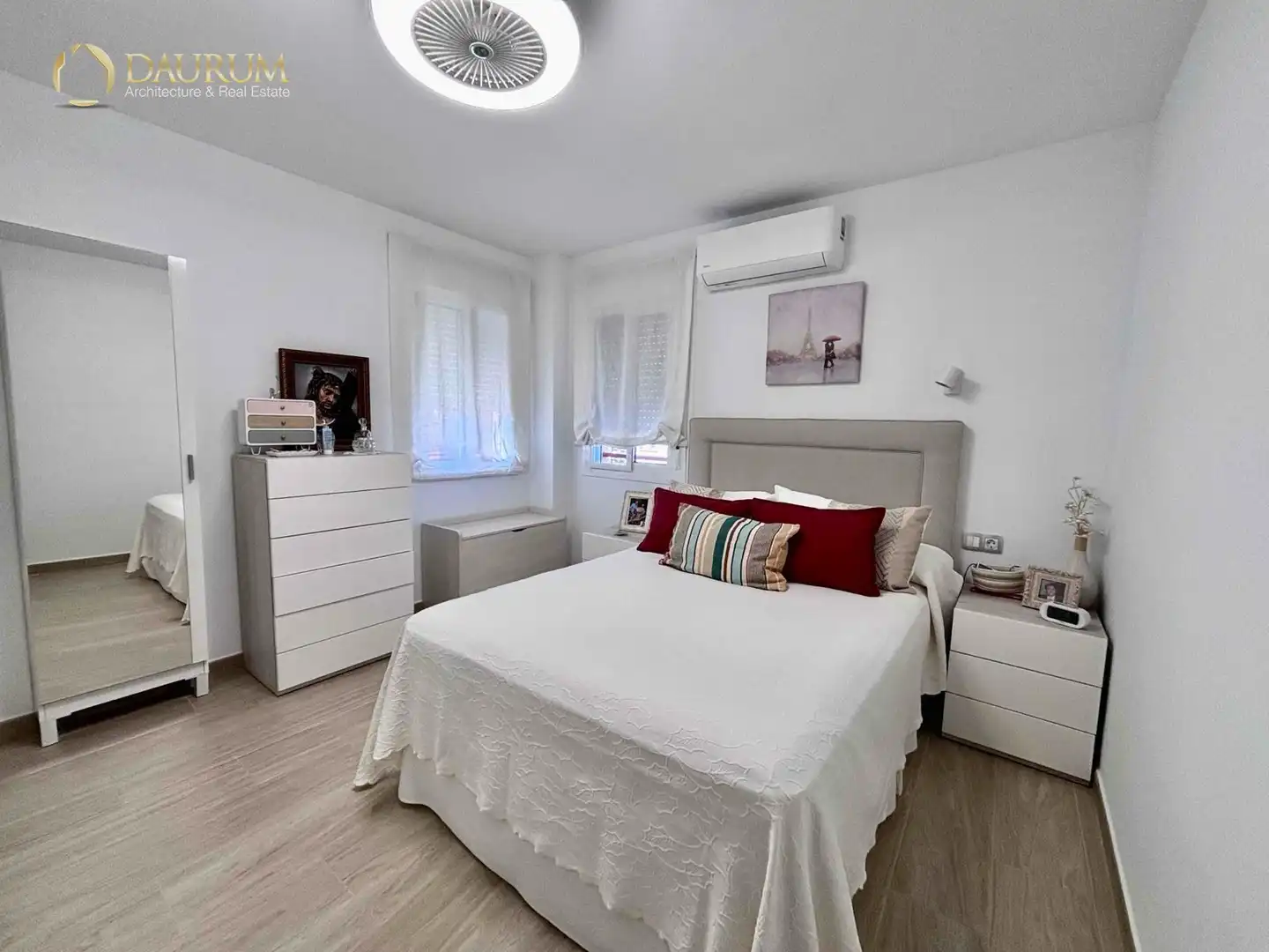 Schlafzimmer von Dachboden zum Verkauf in Málaga mit Klimaanlage, Terrasse und Abstellraum