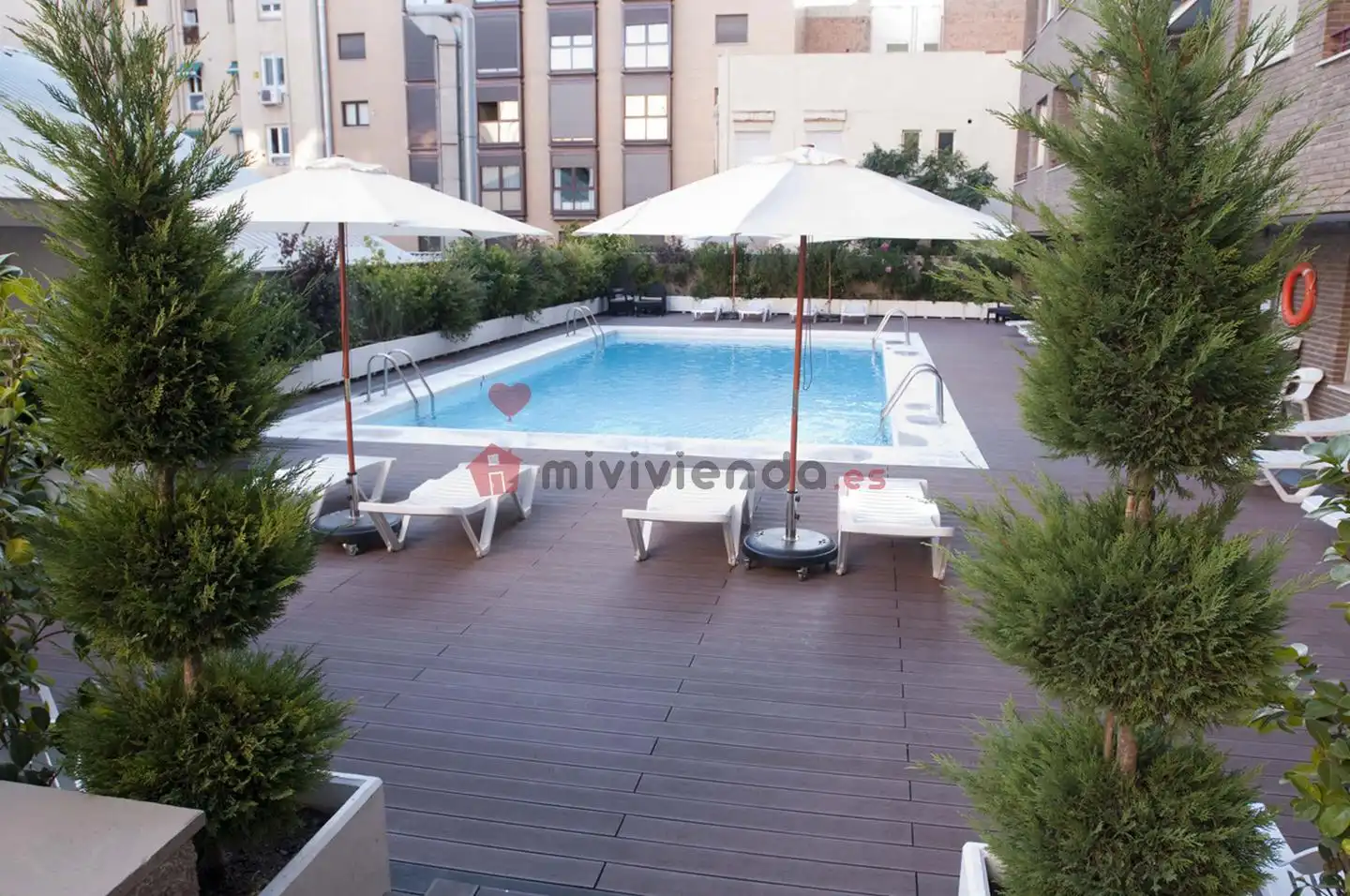 Piscina de Apartamento de alquiler en Madrid con Aire acondicionado, Calefacción y Piscina