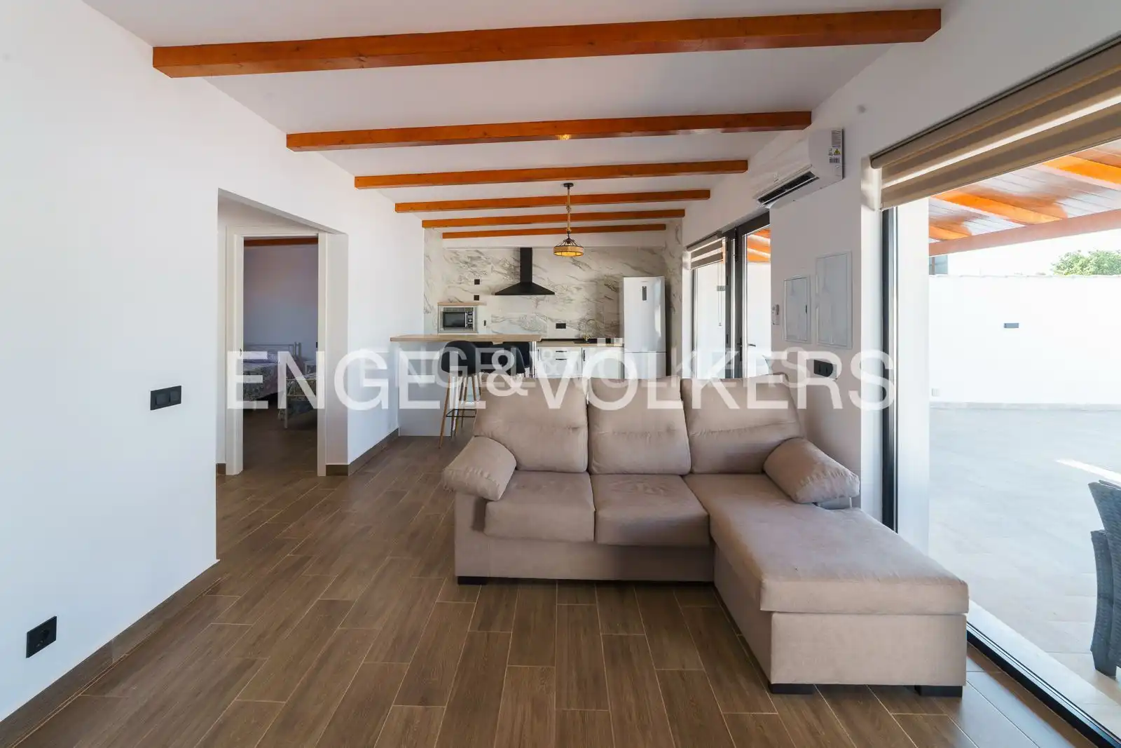 Sala de estar de Casa adosada de alquiler en Chiclana de la Frontera con Aire acondicionado, Calefacción y Terraza