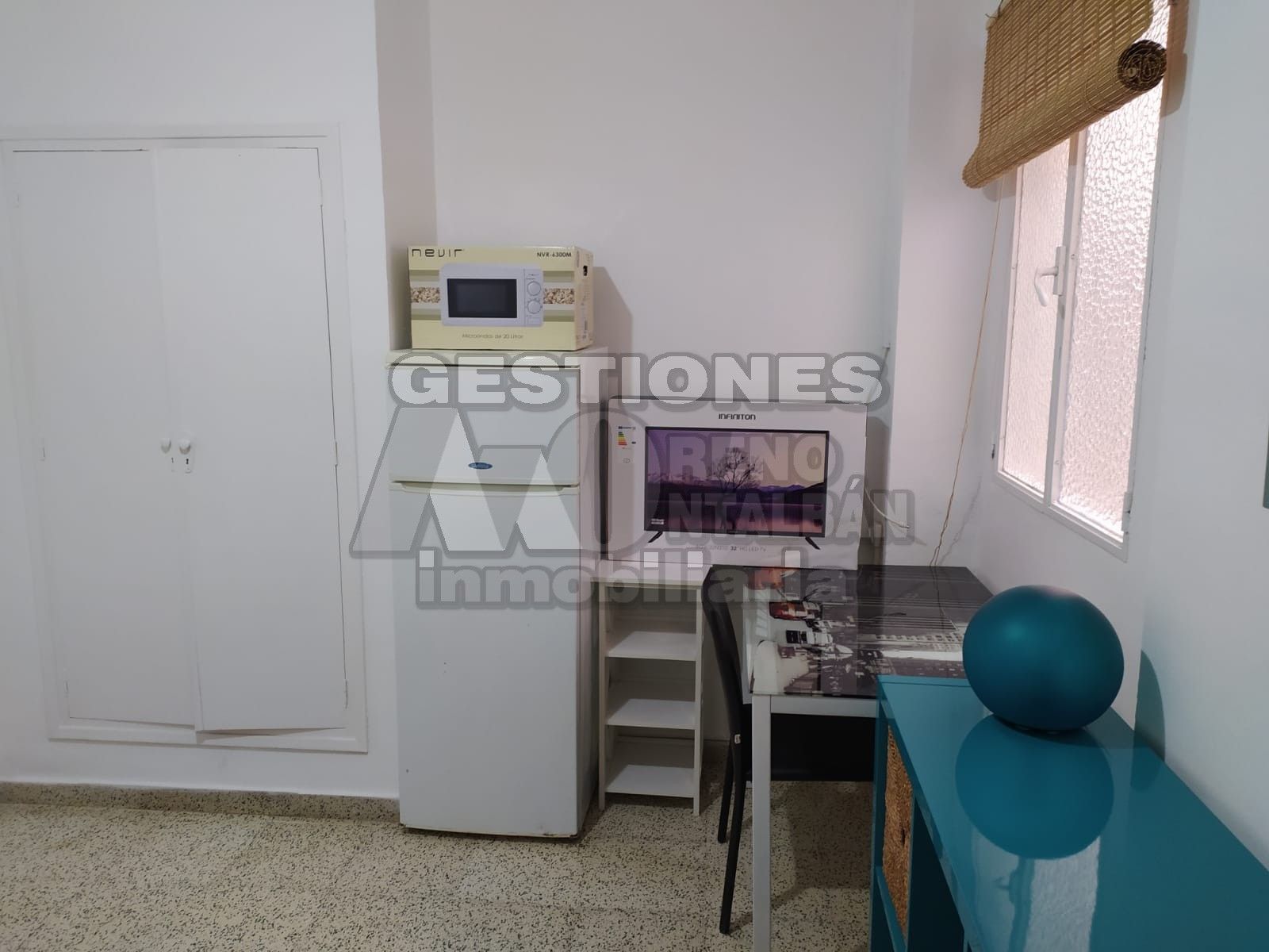 Dormitori de Estudi de lloguer en  Granada Capital amb Moblat, Rentadora i TV