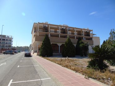 Local comercial en venta en Calle Naranjo 5