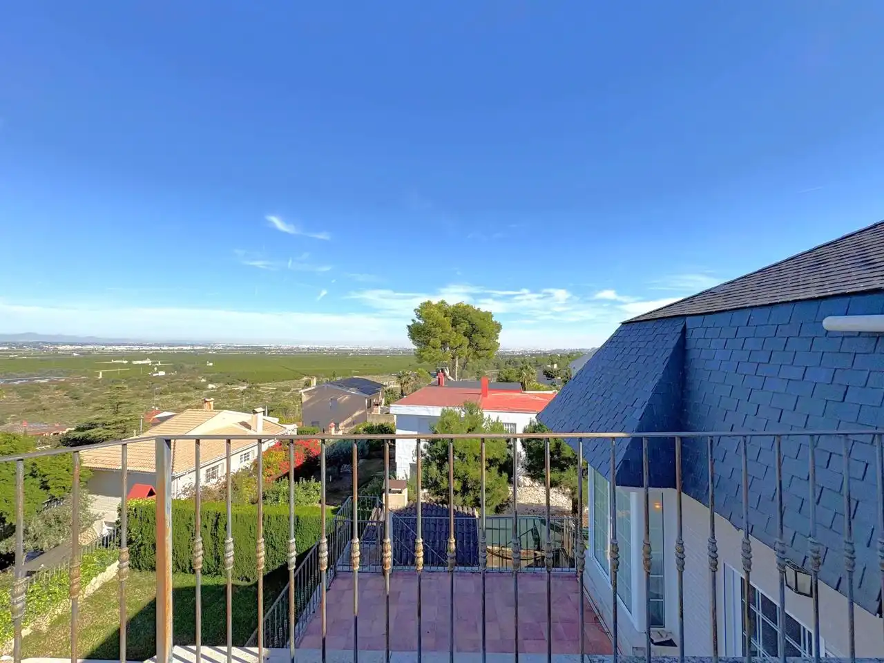 Vista exterior de Casa o chalet en venta en Chiva con Aire acondicionado, Jardín privado y Terraza